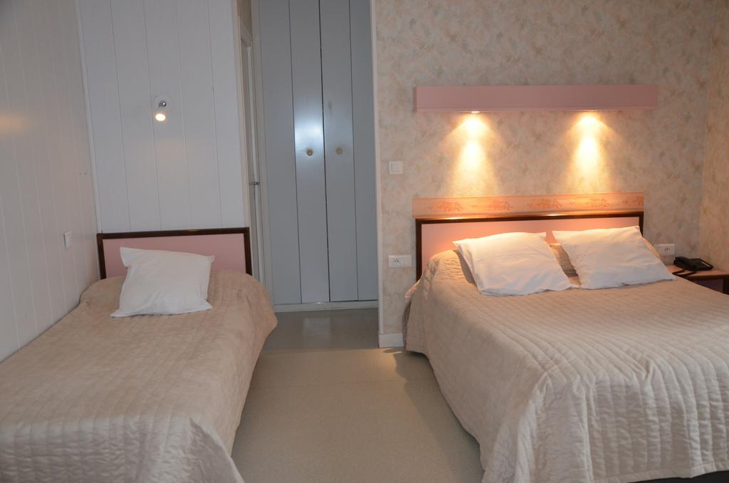 Logis Auberge De L'Allagnonette Saint-Poncy Екстериор снимка