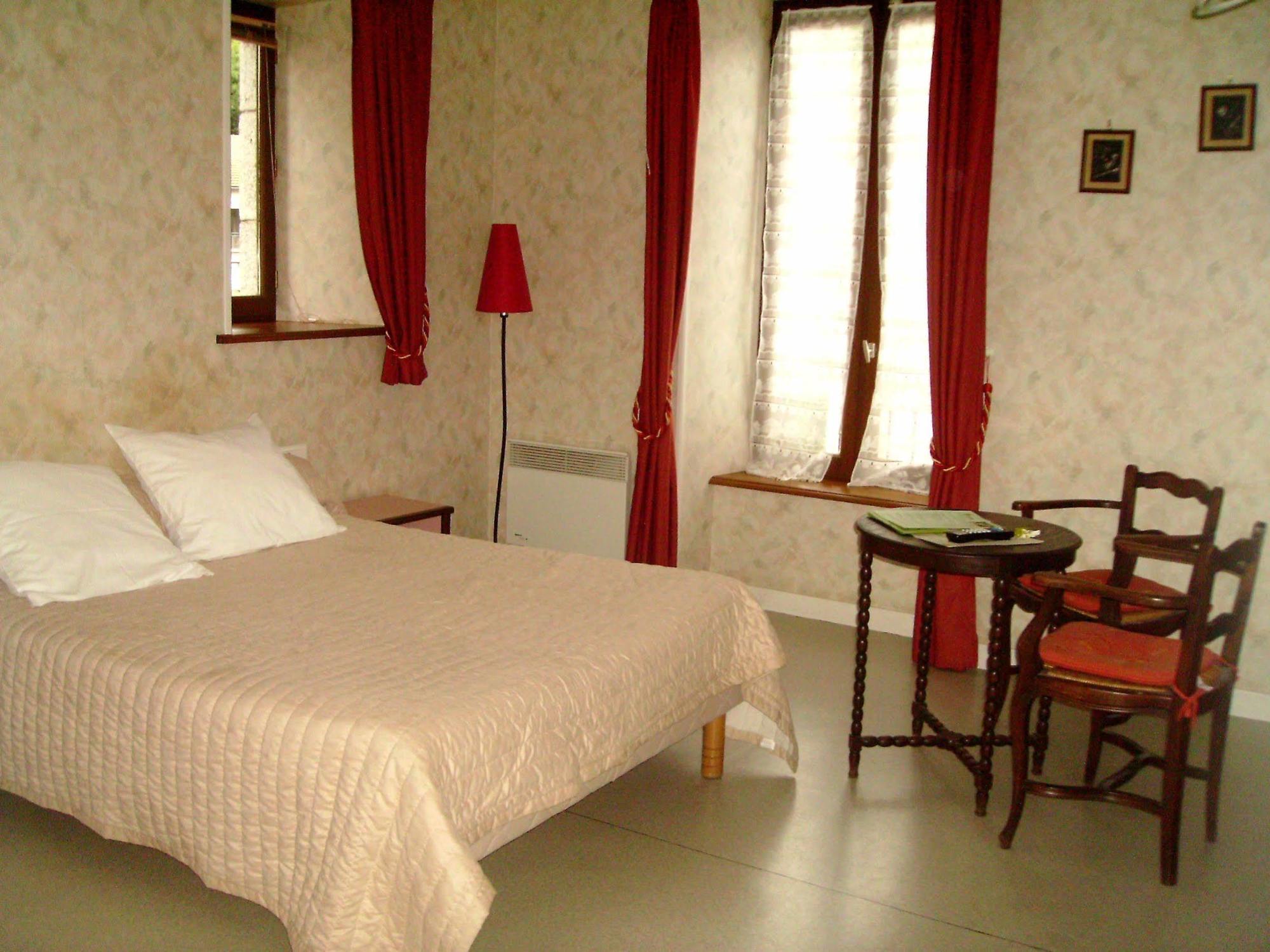 Logis Auberge De L'Allagnonette Saint-Poncy Екстериор снимка